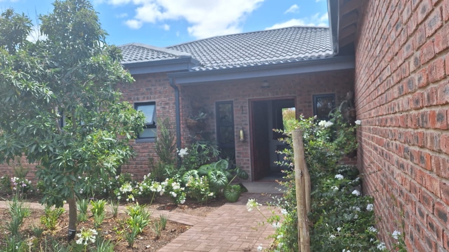 4 Bedroom Property for Sale in Stilbaai Wes Western Cape